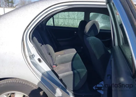 2005 Toyota Corolla S из США, поврежденный, VIN 1NXBR32E05Z534071